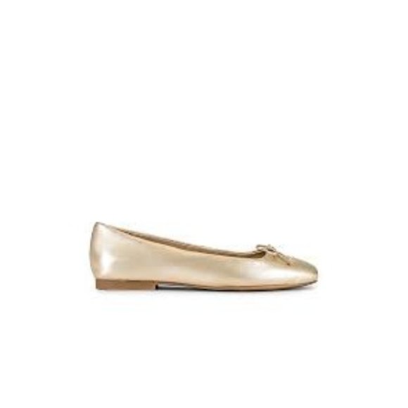 Steve Madden Eydie Flat in Gold - Picture 1 of 8